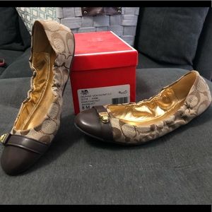Coach flats